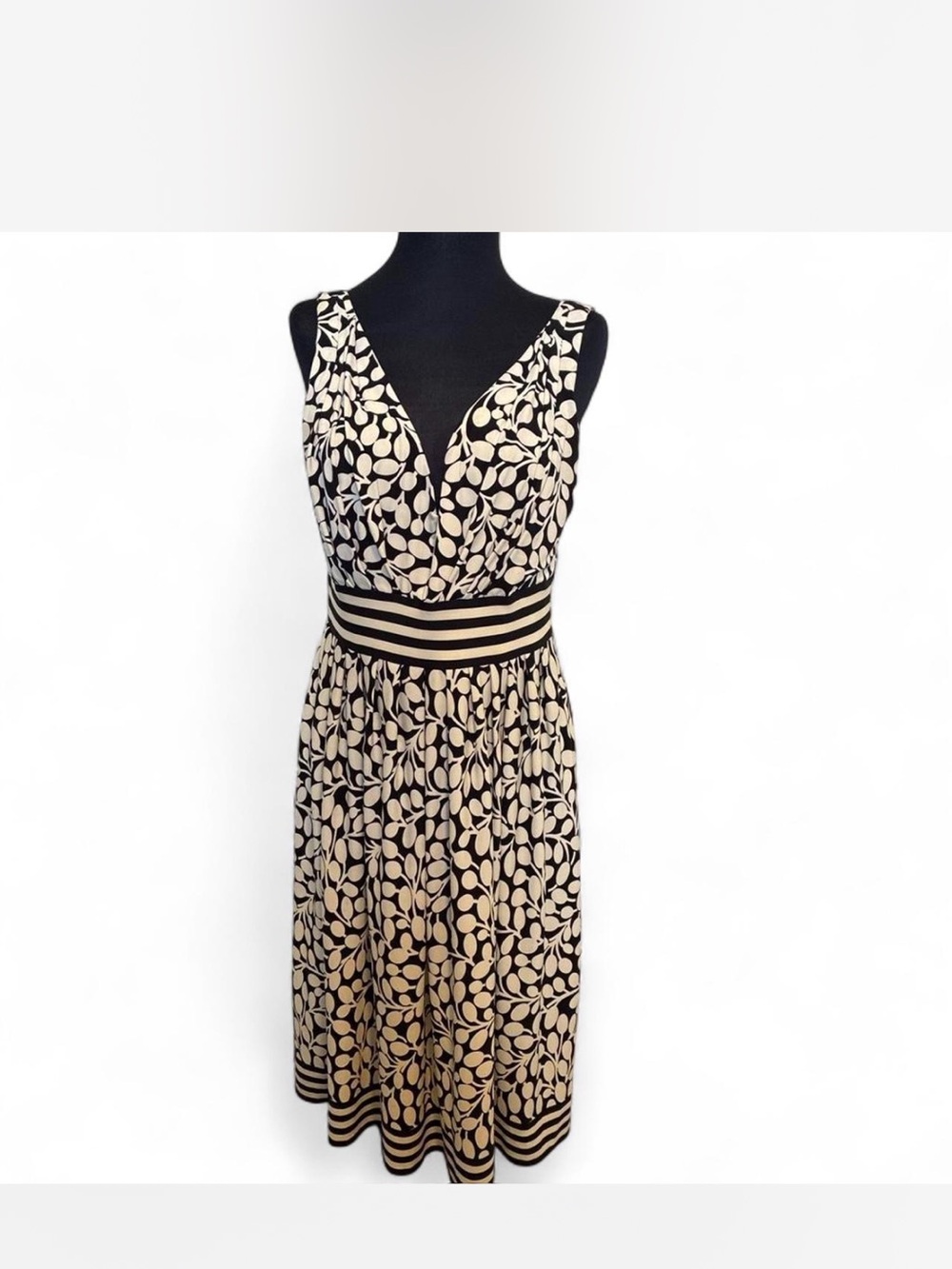 Maggy London Black and Cream Leaf-Print V-Neck Fit-and-Flare Dress